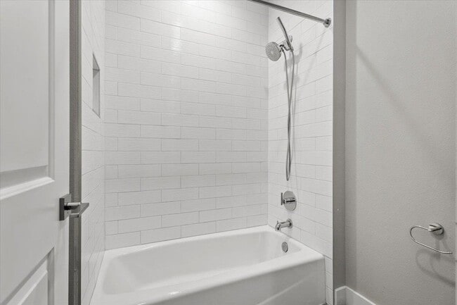 Building Photo - 913 Stobaugh St
