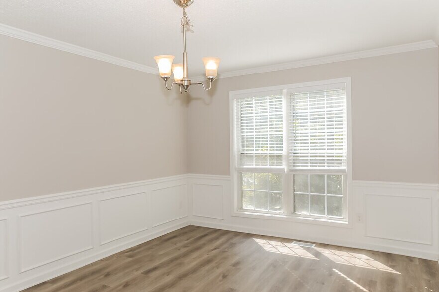 Building Photo - 460 Twin Brook Way NW