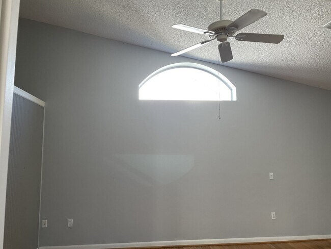 Building Photo - Beautiful 3-Bedroom, 2-Bath Home Available...