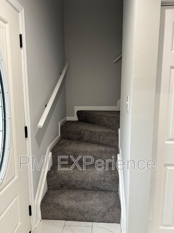 Building Photo - 9806 Ambler Ln