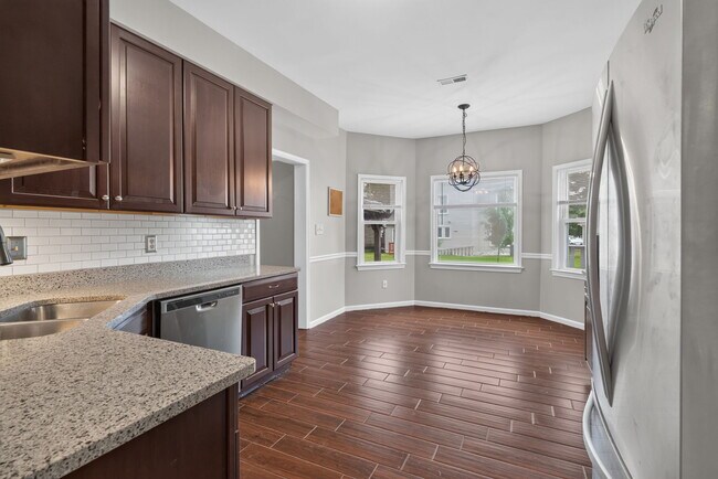 Building Photo - 898 Gunston Ct