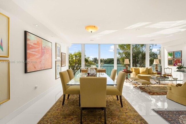 Building Photo - 1000 Venetian Way