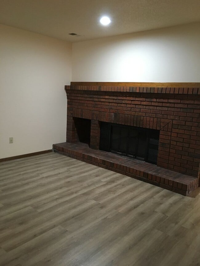 Building Photo - 3 Bedroom, 2 Bathroom Townhome in Lakemont Subdivision of Greeley