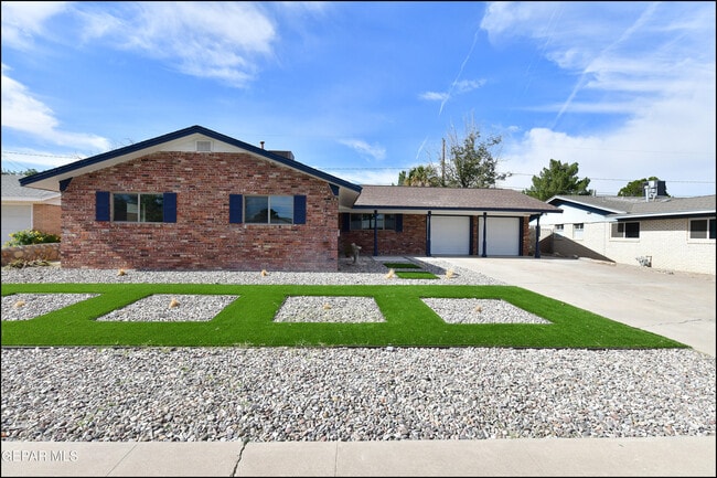 Building Photo - 3217 Wedgewood Dr