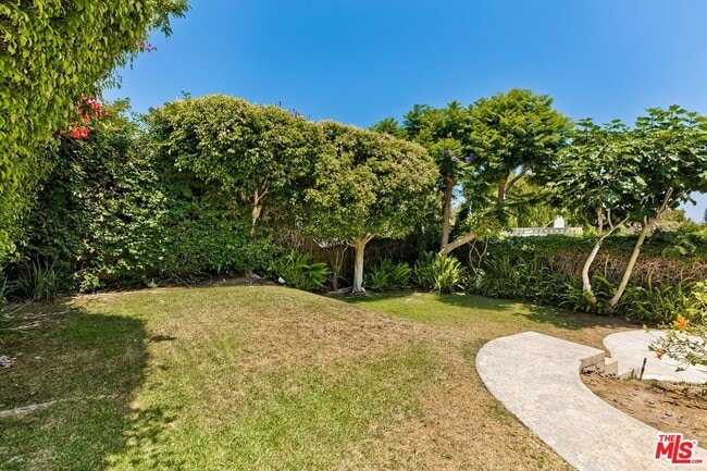 Building Photo - 7557 W 82nd St