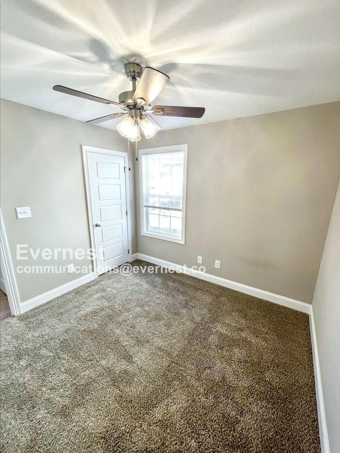 Building Photo - 142 Ardell Dr