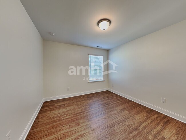 Building Photo - 124 Gregory Dr