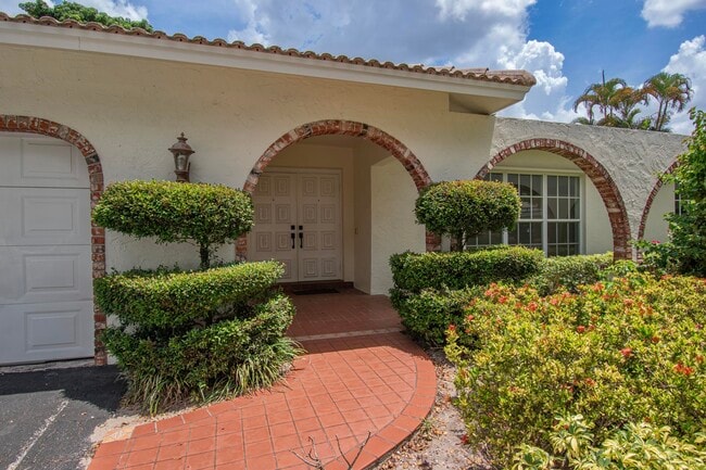 Building Photo - 6749 S Grande Dr