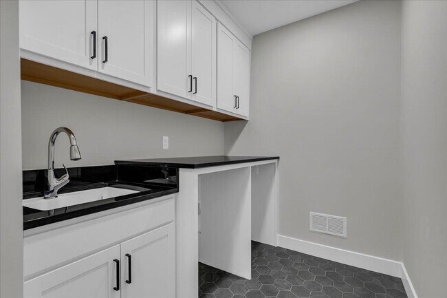 Building Photo - 3729 Boulder Dr