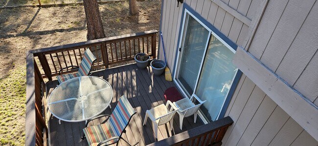 Building Photo - Large furnished mountain home walking distance to the river --- Available October 1