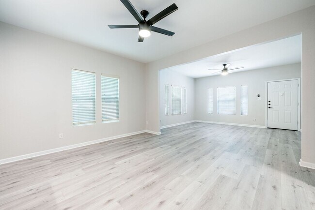 Building Photo - 303 E 38th St