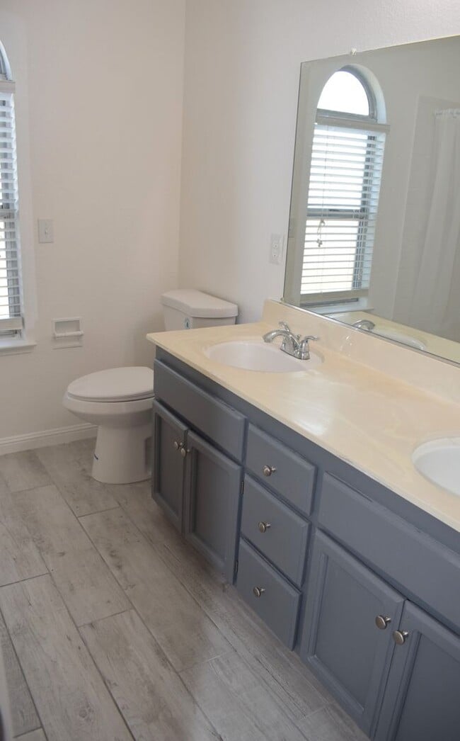 Building Photo - 8165 La Almendra Way