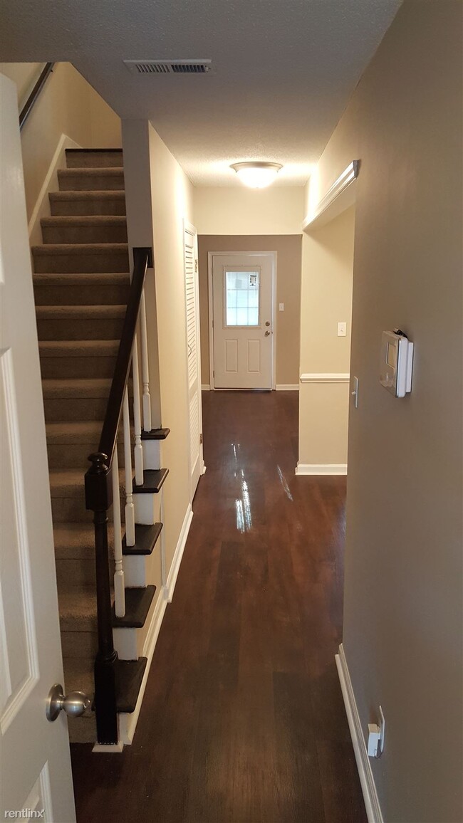 Building Photo - 2 br, 1.5 bath Condo - 6301 New Market