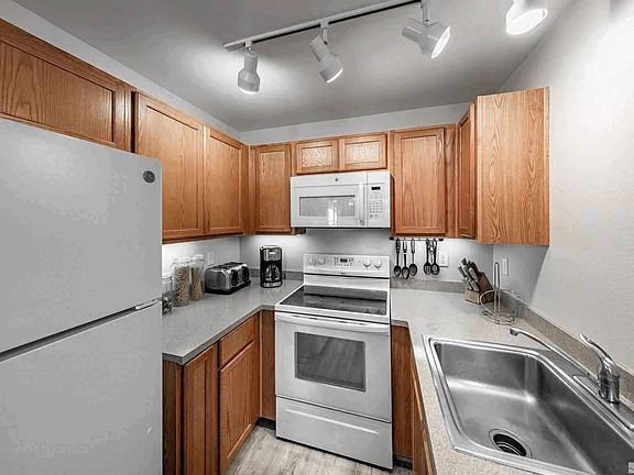 Building Photo - 360 Galaxy Ln