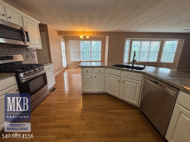Building Photo - 6423 Westshire Ct