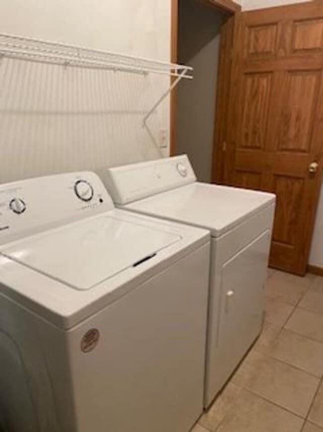 Building Photo - 10284 Clearwing Ln