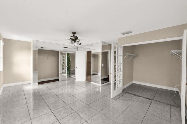Building Photo - 4295 Coral Springs Dr