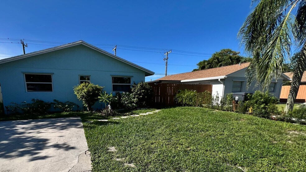 Primary Photo - 4915 Weymouth St