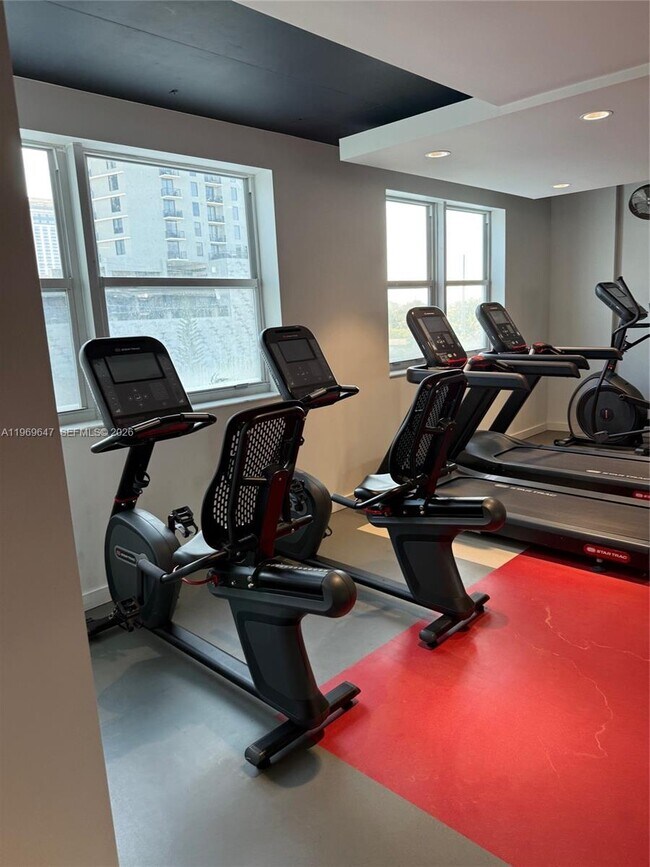 Building Photo - 437 SW 4th Ave