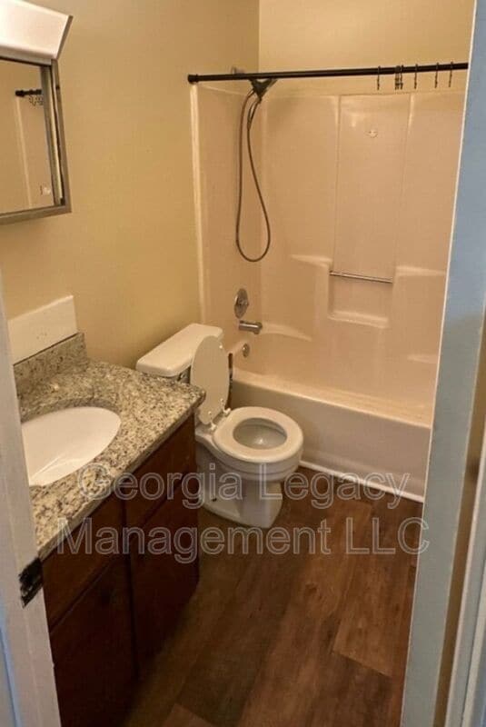 Building Photo - 106 Oak Park Ct