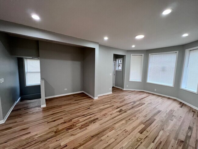 Building Photo - 1024 N Monticello Ave