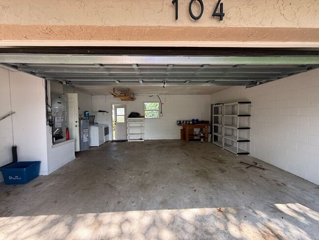 Building Photo - 104 Hatfield Ct
