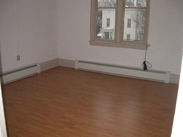 Building Photo - 218 Broad St