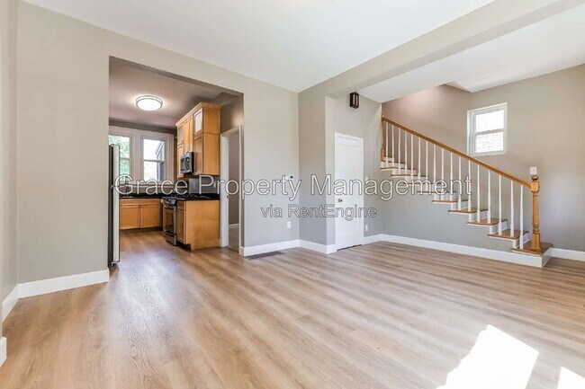 Building Photo - 429 S Pearl St