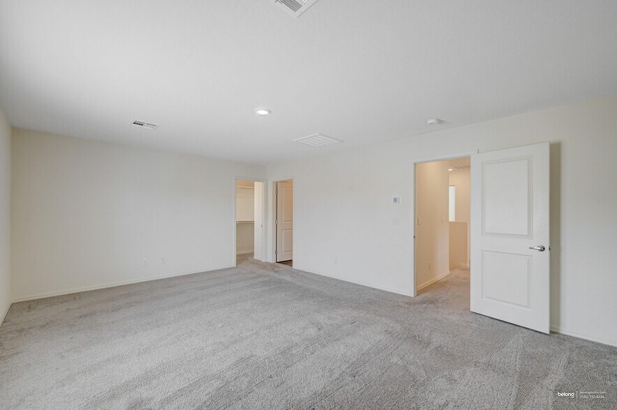 Building Photo - 6239 Blood Lily Ave