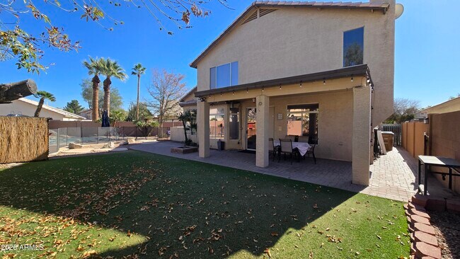 Building Photo - 13888 W Wilshire Dr