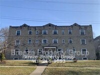 Building Photo - 1945 Ottawa Dr