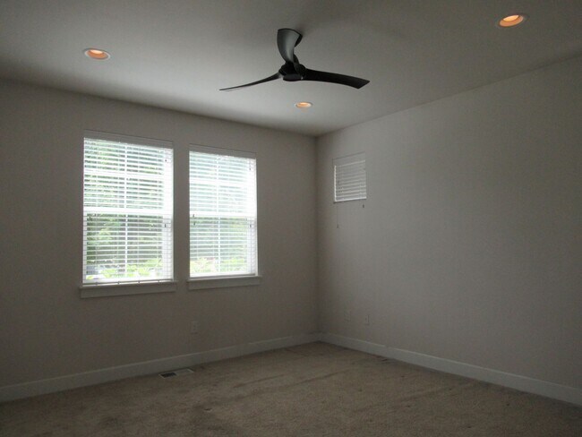 Building Photo - One level 2 bedroom, 2 bathroom home in North Bend
