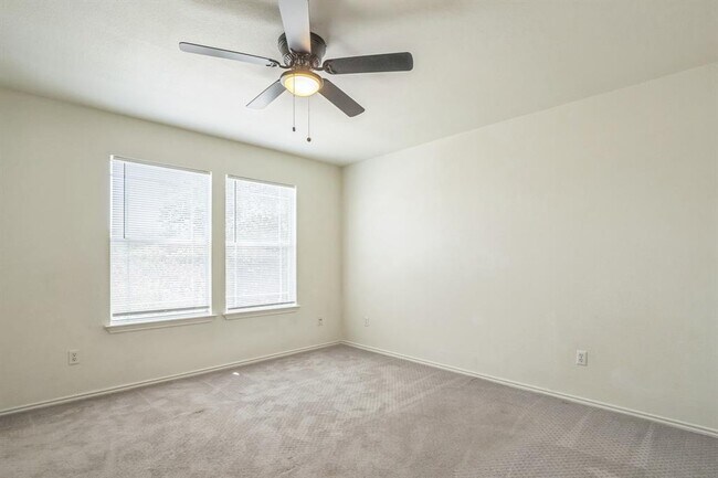 Building Photo - 508 N Cascades Ave