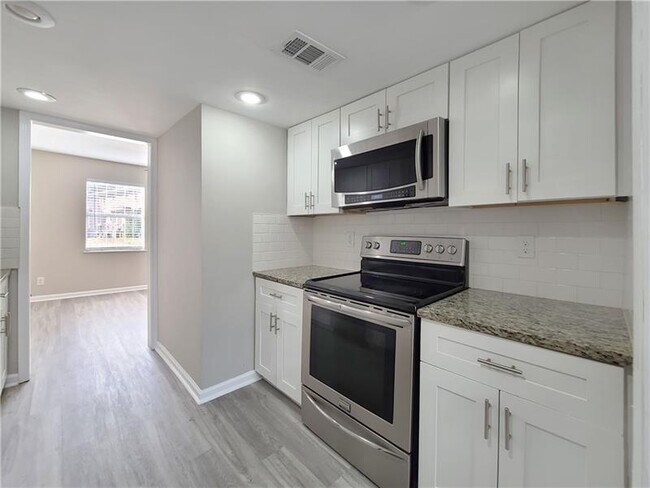 Building Photo - 2406 Campbellton Rd SW