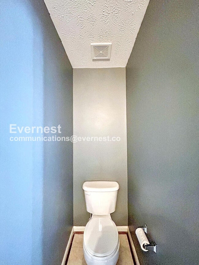 Building Photo - 18337 Democracy Ave