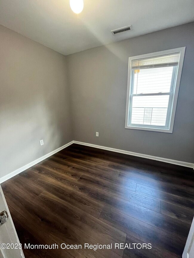 Building Photo - 22 Borden Ave