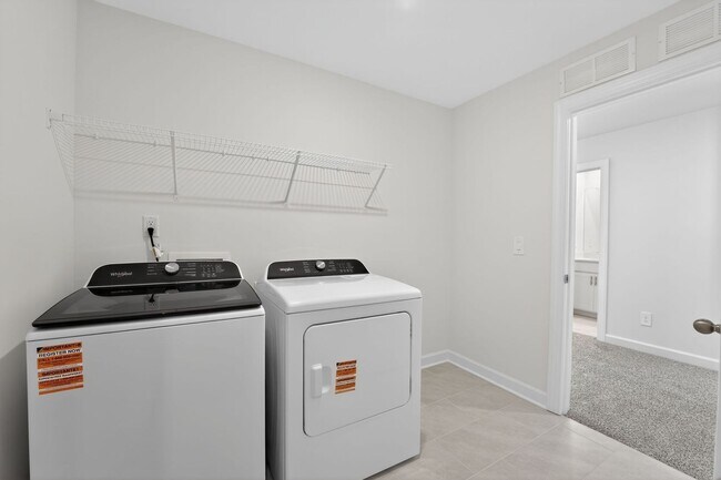 Building Photo - 2143 Rolling Hls Ct