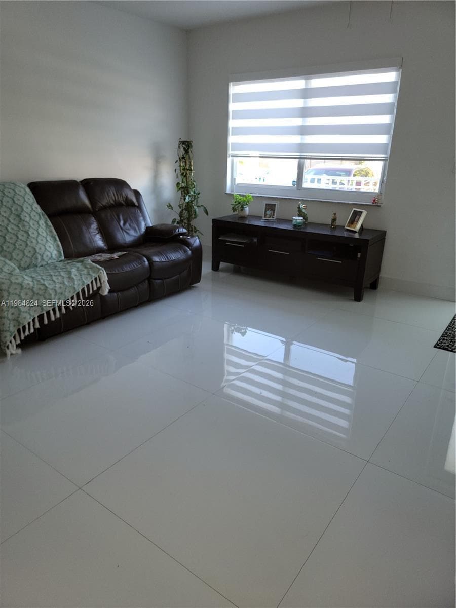 Building Photo - 6300 SW 21st St