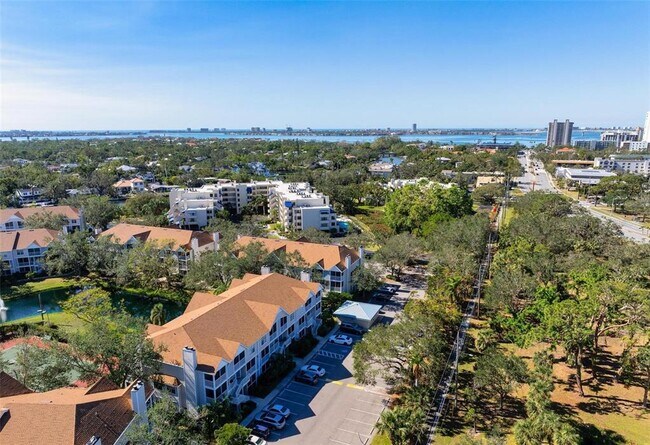 Building Photo - 850 S Tamiami Trl