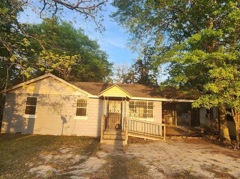 Building Photo - 1379 Railroad St