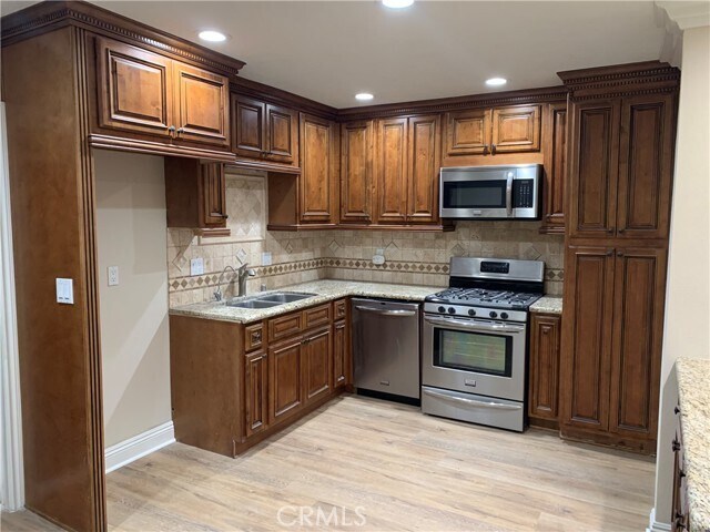 Building Photo - 4546 Bates Dr