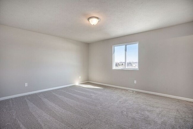 Building Photo - 412 Eastwood Dr