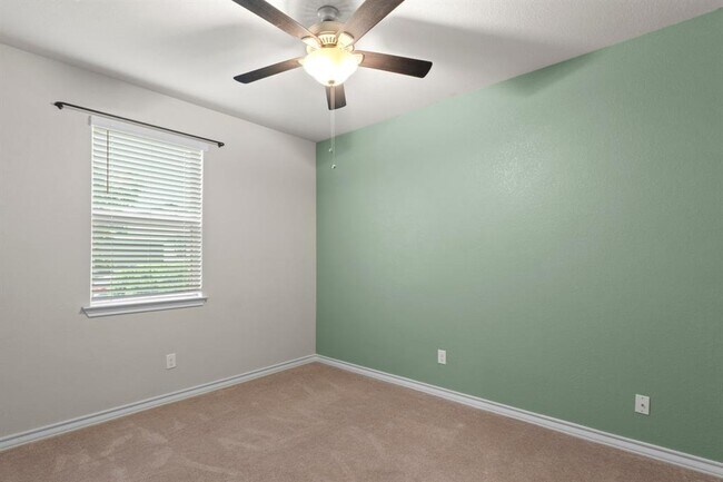 Building Photo - 277 Magna Ln