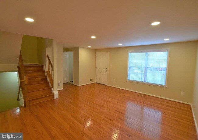 Building Photo - 6605 Briarleigh Way