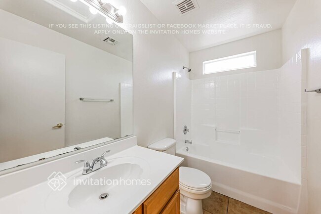Building Photo - 606 W McRae Dr
