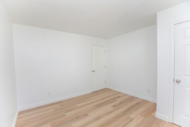 Building Photo - 9544 20th Bay St