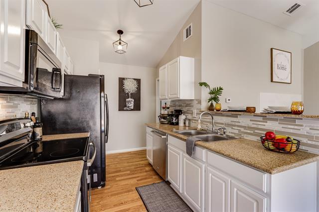 Building Photo - 929 Sugarberry Dr