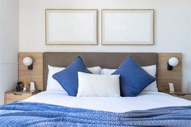 Building Photo - 159 NE 6th St