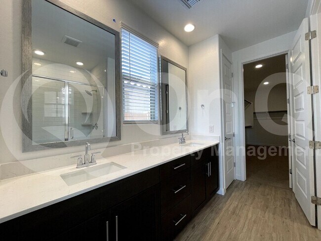 Building Photo - 5945 N 89th Dr