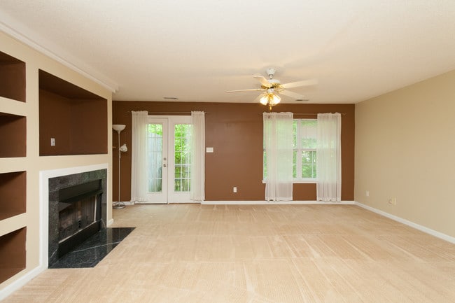 Building Photo - 230 Black Bird Ct